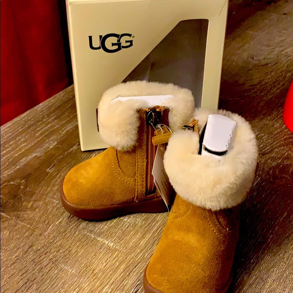 Baby Girl Ugg Booties - Picture 4 of 4